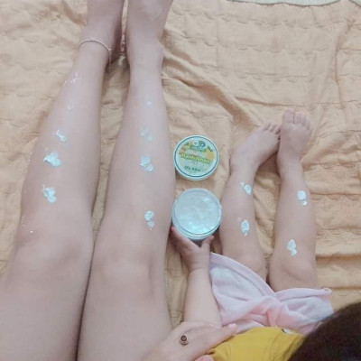 KEM DƯỠNG TRẮNG DA BODY HẠNH NHÂN MẸ KEN- Hũ 200ml
