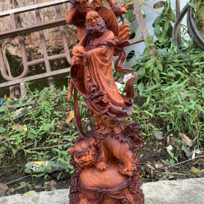 Tượng phật đạt ma sư tổ bằng gỗ hương tô mầu giả cổ kt cao 60