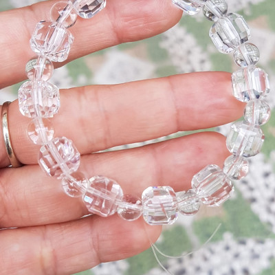  Vòng tay phong thuỷ nữ đá thạch anh trắng trong tự nhiên kiểu vuông giác tròn Size hạt vuông 10mm hạt tròn nhỏ 6mm Nữ mệnh kim mệnh Thủy đeo hợp may mắn tốt sức khoẻ công việc ạ