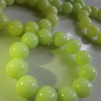 Vòng Nam Dạ Quang tự nhiên mới size to quá đẹp 18mm Các Anh đeo tay lên đẹp sang lắm nhe sẽ ánh lên khi có đèn chiếu vào ạ