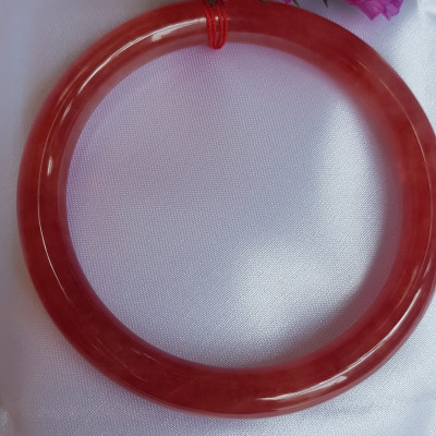 Vòng Cẩm Thạch Đỏ đẹp A 58mm x cọng 8mm màu đỏ tươi sáng bóng mượt đỏ là màu chiến thắng chuẩn hợp nữ mạng hỏa mạng thổ 55kg - 68kg đeo đẹp tay may mắn tốt sức khỏe công việc rực rỡ tài lộc ạ