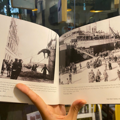 Sách - The First World War (In Pictures) - Ammonite Press | Photography / History Nonfiction