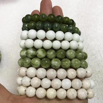 Vòng ngọc màu hồng phấn độc lạ cho người mệnh Thổ và Hỏa đường kính hột là 16cm