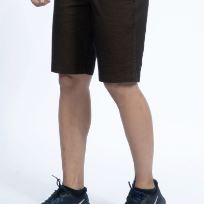 Quần Short khaki nam Novelty nâu đen chấm bi NSKMHTNCSR1901790