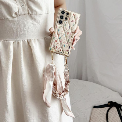 Ốp Lưng TPU Chỉ Nổi Họa Tiết Hoa Kèm Quai Khăn Lụa Sang trọng Cho Samsung S25 Ultra / S24 Ultra / S23 Ultra