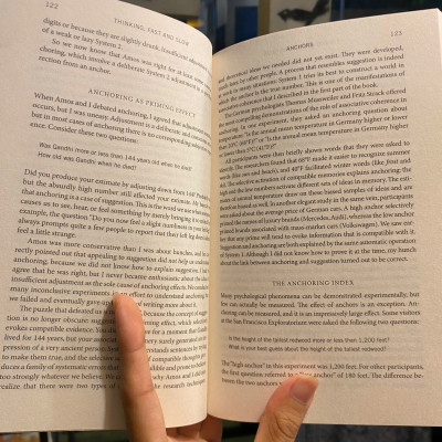 Sách - Thinking, Fast and Slow by Daniel Kahneman | Nonfiction Psychology Self Help in English