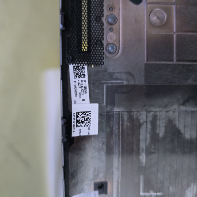 Vỏ mặt D D..e..l..l latitude 5550 Zin hãng 99% hình thức đẹp