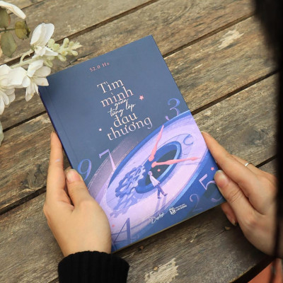 Sách - Tìm Mình Giữa Từng Lớp Đau Thương - AZ Việt Nam