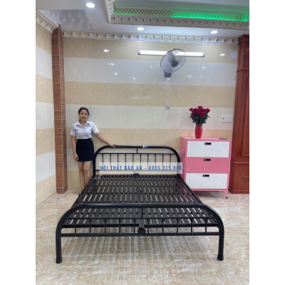 Giường sắt kiểu bo góc rẻ đẹp - 1m8x2m - (hình thật) - Nội Thất Bảo An