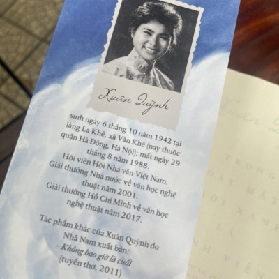 Sách - Trong đáy mắt trời xanh là vĩnh viễn (Nhã Nam HCM)