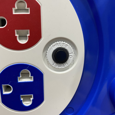 Ổ cắm kéo dài quay tay kiểu Rulo nhỏ LIOA QT20-2-15A 20m x 2 15A (mẫu mới 2022) - Hàng chính hãng