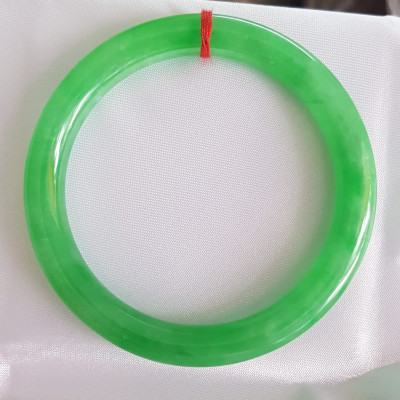 Vòng tay nữ đá cẩm thạch Lý Trong A 55mm x cọng 8mm Màu Xanh lá tươi sáng bóng đều cả vòng rất đẹp Nữ 54kg - 63kg đeo mệnh Mộc mệnh Hỏa mệnh Thủy ạ