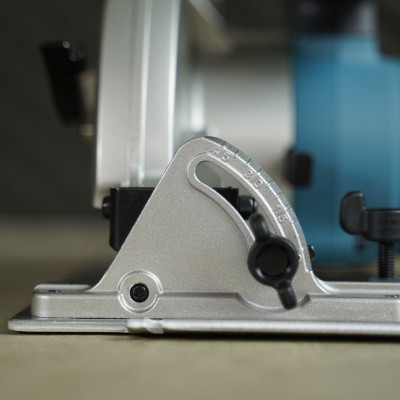 Máy cắt gỗ D185-1200W Makita 