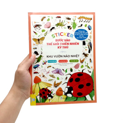 Sticker Bước Vào Thế Giới Thiên Nhiên Kỳ Thú - Tập 2 - Khu Vườn Náo Nhiệt