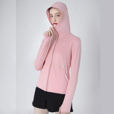 Áo Khoác Nữ Đi Nắng Sure Pro với công nghệ chống tia UV ngăn cản tia bức xạ từ ánh sáng mặt trời có hại cho da của bạn