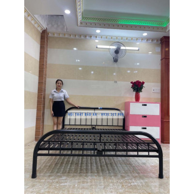 Giường sắt kiểu bo góc rẻ đẹp - 1m8x2m - (hình thật) - Nội Thất Bảo An
