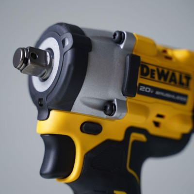 MÁY SIẾT BULONG CẦM TAY 20V DEWALT DCF921P2 - HÀNG CHÍNH HÃNG