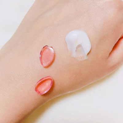 Kem dưỡng tay&dưỡng thể cao cấp Sakura Cream