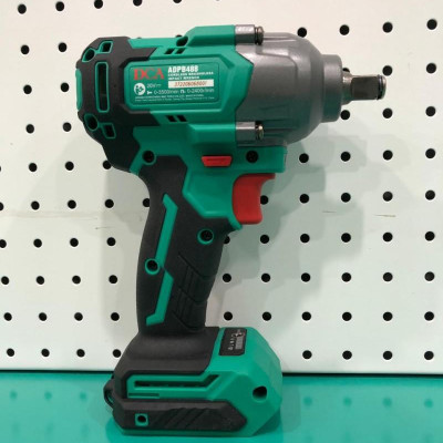 MÁY SIẾT BULOONG KHÔNG CHỔI THAN DÙNG PIN 20V/4.0AHX2 (KÈM 1 SẠC, 2 PIN 4.0AH) DCA ADPB488EM - HÀNG CHÍNH HÃNG