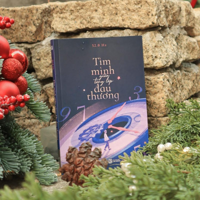 Sách - Tìm Mình Giữa Từng Lớp Đau Thương - AZ Việt Nam