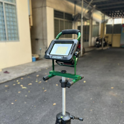 Đèn công trình pin 21V Dekton M21-D5000LM -HÀNG CHÍNH HÃNG