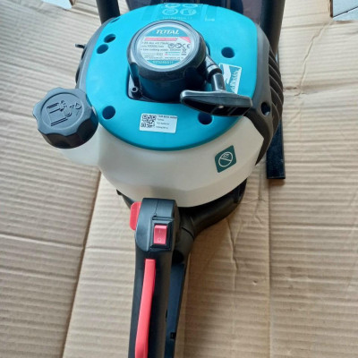 MÁY CẮT TỈA HÀNG RÀO 0.75KW-25.4CC TOTAL TGT5265511 - HÀNG CHÍNH HÃNG