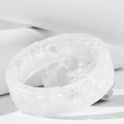 Vòng tay thạch anh ưu linh trắng bản vuông Ngọc Quý Gemstones