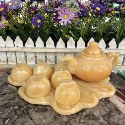 Bộ ấm trà với dĩa kiểu chếc lá trầu đá ngọc hoàng long