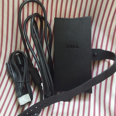 Adapter sạc laptop Dell 130w (19.5v-6,7A) Slim, kim to 7.4mm x 5.0mm dùng cho laptop  Precision M4400,M4500, Latitude E6400, E6410,E6500,E6510,E6420,E6520,E6430,E6530,E7240,E7440,E6440,E6540 - Hàng chính hãng