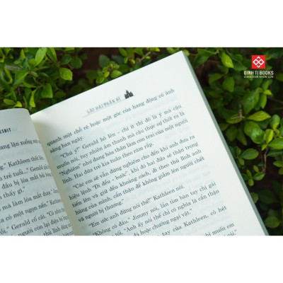 Sách - Lâu đài thần bí - Đinh Tị Books