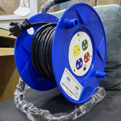 Ổ cắm kéo dài quay tay kiểu Rulo nhỏ LIOA QT20-2-15A 20m x 2 15A (mẫu mới 2022) - Hàng chính hãng
