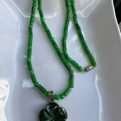 Bộ Dây Chuyền Trang Sức Sợi Trúc Kiểu Xanh Phối Mặt Bông Hoa Mai Đá Cẩm Thạch Tự Nhiên Xanh Ngọc Tự Nhiên Đậm Đẹp Nữ đeo lên cổ đẹp sang quà tặng Mẹ tặng vợ người thân ý nghĩa ạ