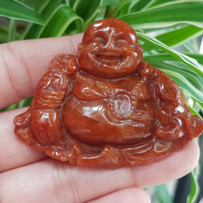 Mặt dây chuyền Nam Phật Di Lặc cười tươi ngồi cầm tiền như ý đá cẩm thạch tự nhiên đỏ huyết đậm sịn đẹp size Ngang 56mm cao 47mm dầy 8mm chuẩn hợp các anh mạng hỏa mạng thổ về bọc vàng lên đeo đẹp sang đỏ may mắn tài lộc cả năm ạ