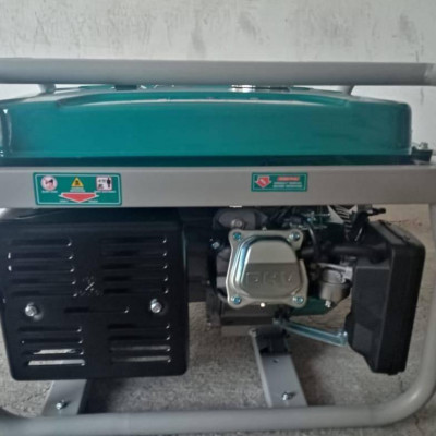 MÁY PHÁT ĐIỆN XĂNG (4 THÌ – OHV) 2.8 KW/3.5KW TOTAL TP135006E - HÀNG CHÍNH HÃNG