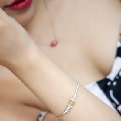 Vòng Tay Phong Thủy Thạch Anh Tóc Vàng Thiên Nhiên AAAA mix Bạc 925, Mạng Thổ - Kim, Món Qùa Trang Sức  Phong Thủy May Mắn Ý Nghĩa  VK002 BlackMount