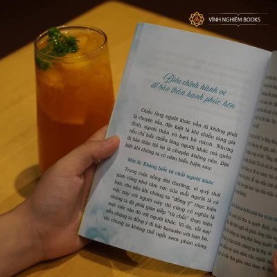 Sách -  Sống Với Hiện Tại - Vĩnh Nghiêm Books