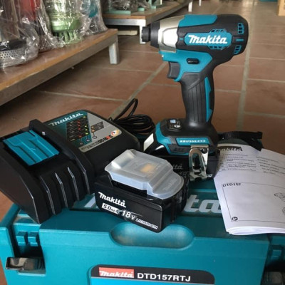 MÁY VẶN VÍT DÙNG PIN BL 18V (12.5M/S2) MAKITA DTD157RTJ (SẠC, 2 PIN 18V:5.0AH) - HÀNG CHÍNH HÃNG