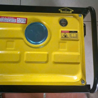 Máy phát điện gia đình 4 thì 1.8kw, máy giật tay