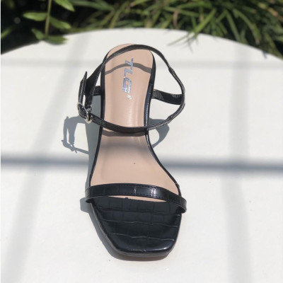 Sandal nữ đế xuồng hot trend  trẻ trung năng động 21417