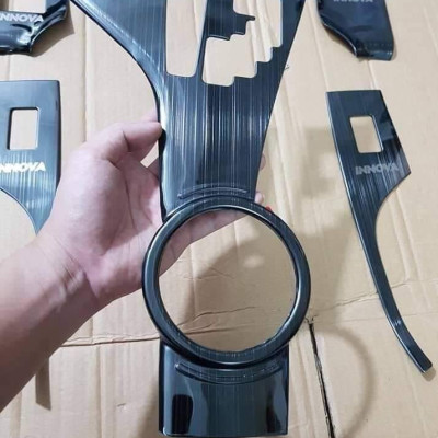 Bộ ốp nội thất dành cho Toyota Innova 2017 - 2020 mẫu titan