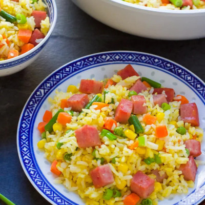 COMBO 1 Hộp Thịt Heo Hộp 40% Giảm Mặn Tulip 340g + 1 Hộp Bắp Hạt Đóng Hộp Taste-T 420g