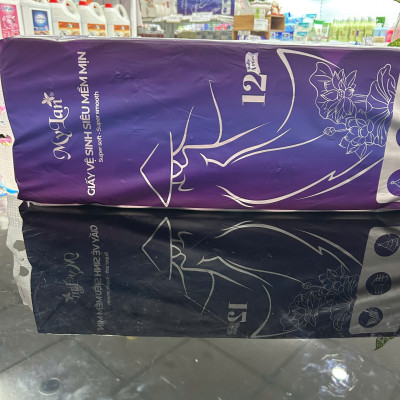 Giấy Vệ Sinh MyLan Từ Bột Giấy Nguyên Thủy 4 Lớp Siêu Mềm Mịn, Dai, Ít Tan Trong Nước 12 Cuộn/Xách