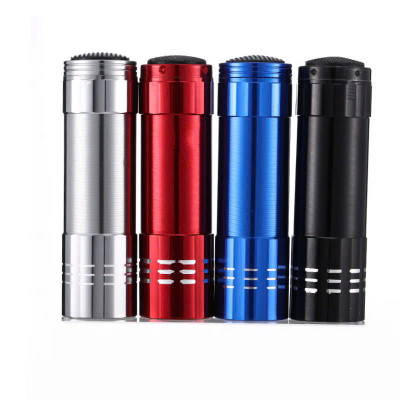 Đèn Led 9 Bóng Vỏ Nhôm Ánh Sáng Trắng Dùng Pin Tiểu Aaa Tiện Dụng