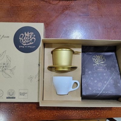 Quà Tặng Doanh Nghiệp 1 – Cà Phê 250g + Phin Nhôm + Ly Sứ – REAL BEAN COFFEE