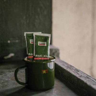 Cà phê bạc xỉu hoà tan C+ và Ca men cải tiến màu xanh 360ml Cộng Cà Phê