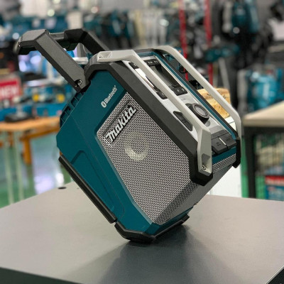 RADIO CÔNG TRƯỜNG DÙNG PIN VÀ ĐIỆN (18V/14.4V/12V MAX/AC) MAKITA DMR114 (02 PIN 1.5V/ AA 01 SẠC) - HÀNG CHÍNH HÃNG