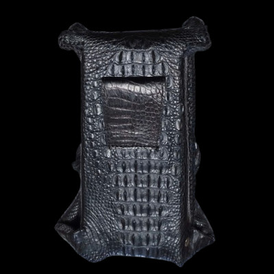 Bao da đựng điện thoại Huy Hoàng đầu cá sấu màu đen HT9264