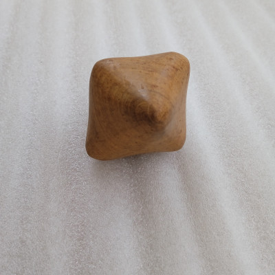 Dụng cụ massage N H home bằng gỗ thơm hình thoi