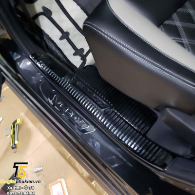Bộ Ốp bậc cửa, Nẹp bước chân Titan Toyota Veloz