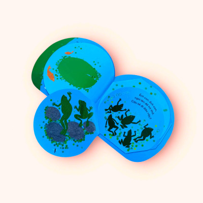 Sách cho bé - Vòng Đời Kỳ Diệu - Ếch Xanh Bé Nhỏ - Sách tranh, lật mở bông hoa - Khám phá tự nhiên